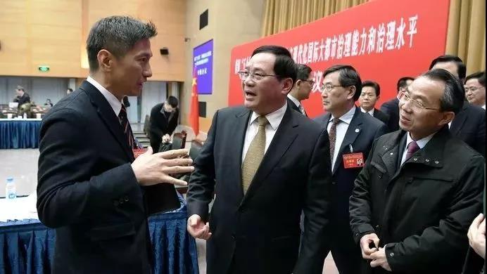 李強(qiáng)對話政協(xié)委員，上海律師獻(xiàn)策城市治理